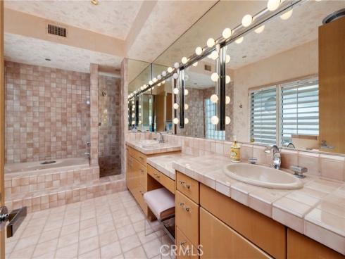 812  W Bay Ave  , Newport Beach, CA