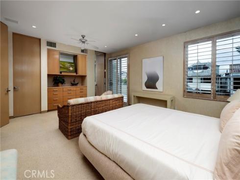 812  W Bay Ave  , Newport Beach, CA