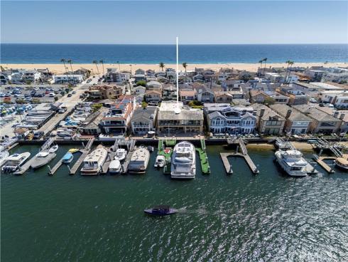 812  W Bay Ave  , Newport Beach, CA