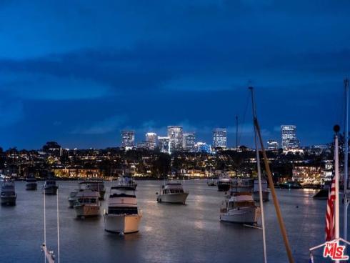 812 W Bay Avenue, Newport Beach, CA