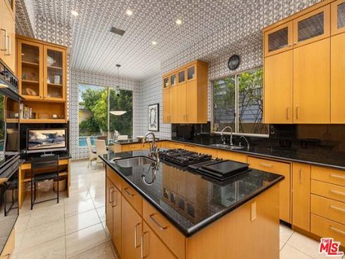 812 W Bay Avenue, Newport Beach, CA