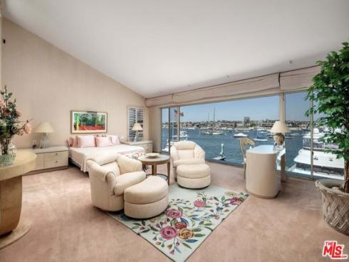 812 W Bay Avenue, Newport Beach, CA