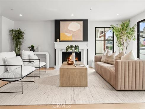 214 Abalone Avenue, Newport Beach, CA