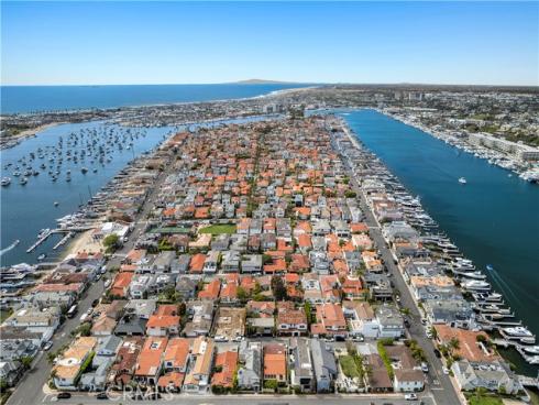 133 Via Venezia , Newport Beach, CA