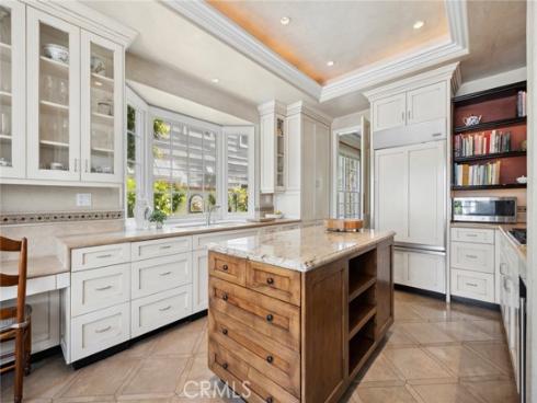 77 Hillsdale Drive, Newport Beach, CA