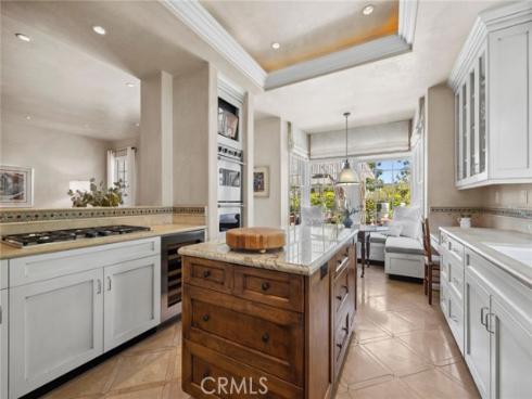 77 Hillsdale Drive, Newport Beach, CA