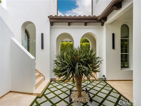 375 Santa Isabel Avenue, Newport Beach, CA