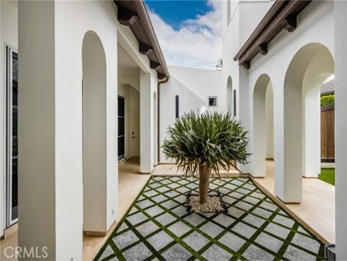 375 Santa Isabel Avenue, Newport Beach, CA