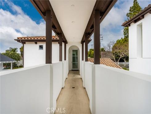 375 Santa Isabel Avenue, Newport Beach, CA