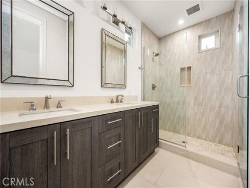 375  Santa Isabel   Avenue, Newport Beach, CA