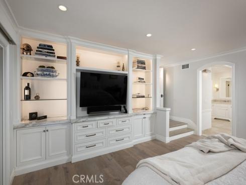 5 Vienna , Newport Beach, CA