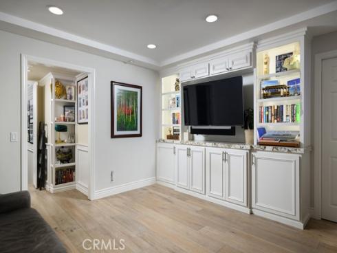 5 Vienna , Newport Beach, CA