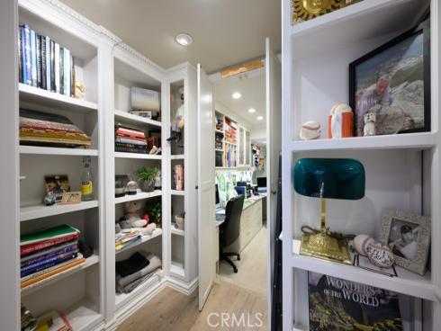 5 Vienna , Newport Beach, CA