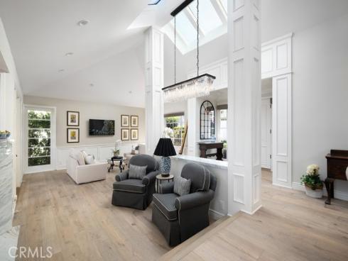 5 Vienna , Newport Beach, CA