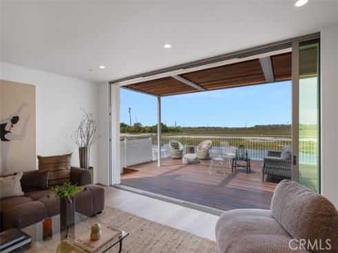 207 Canal Street, Newport Beach, CA