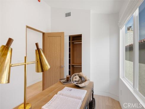 207 Canal Street, Newport Beach, CA