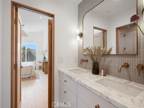 207 Canal Street, Newport Beach, CA