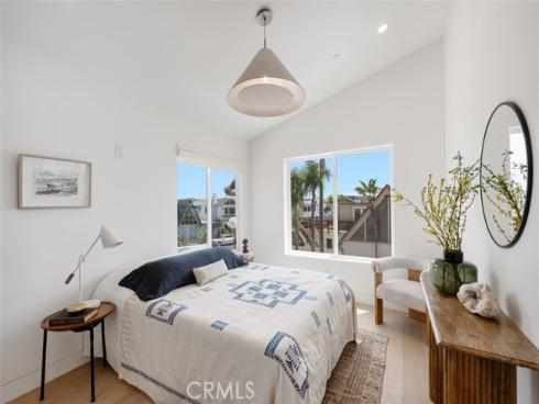 207 Canal Street, Newport Beach, CA