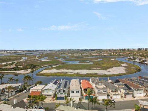 207 Canal Street, Newport Beach, CA