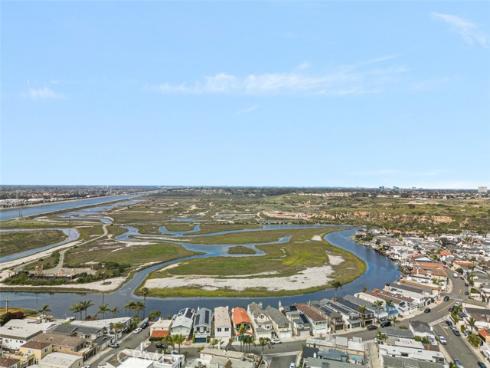 207 Canal Street, Newport Beach, CA