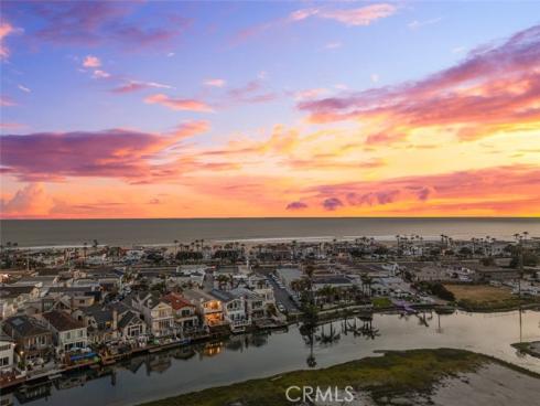 207 Canal Street, Newport Beach, CA