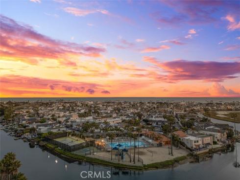 207 Canal Street, Newport Beach, CA