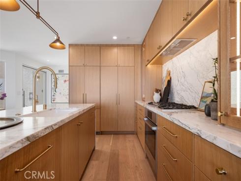 207 Canal Street, Newport Beach, CA