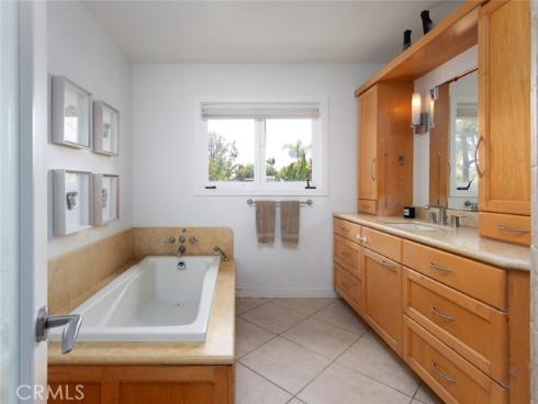 2516 Vista Baya , Newport Beach, CA