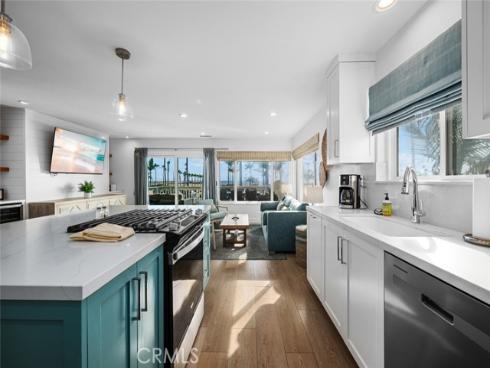 700 E Oceanfront , Newport Beach, CA