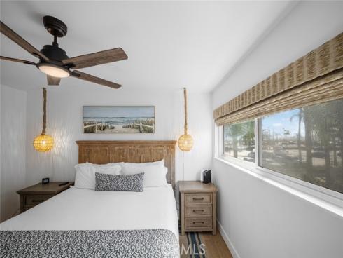 700 E Oceanfront , Newport Beach, CA