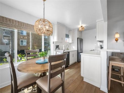 700 E Oceanfront , Newport Beach, CA