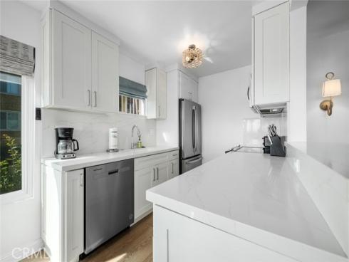 700 E Oceanfront , Newport Beach, CA