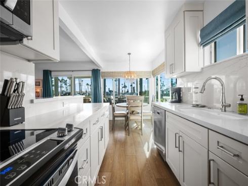 700 E Oceanfront , Newport Beach, CA