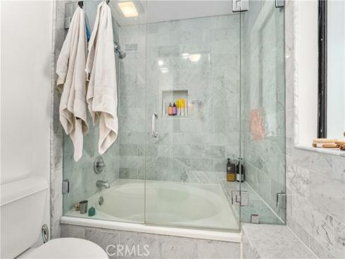 16 Barlovento 2 Court, Newport Beach, CA