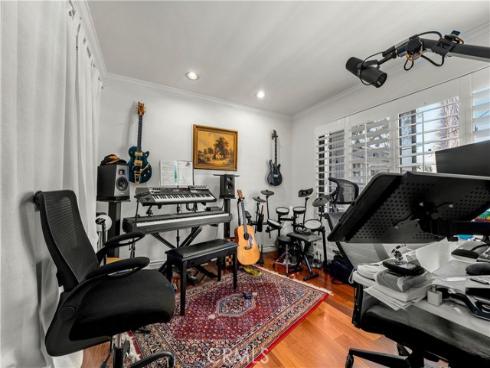 16 Barlovento 2 Court, Newport Beach, CA