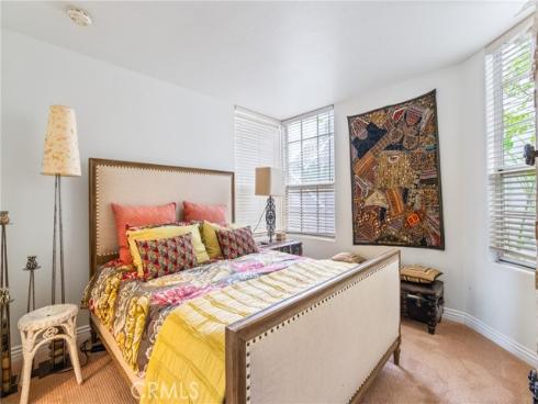 35 Northampton 118 Court, Newport Beach, CA