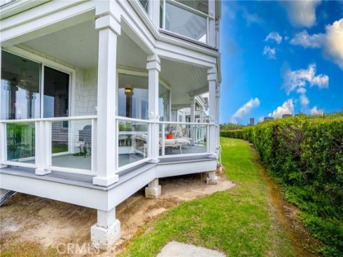 35 Northampton 118 Court, Newport Beach, CA