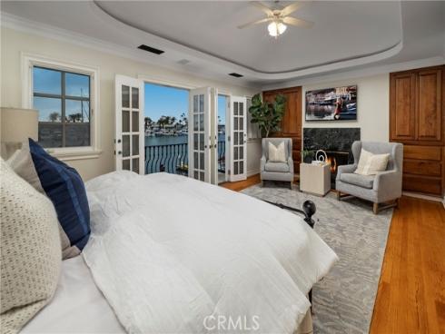 339  Via Lido Soud  , Newport Beach, CA