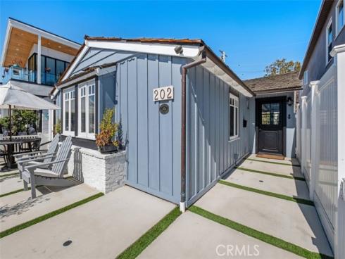 202 Onyx Avenue, Newport Beach, CA