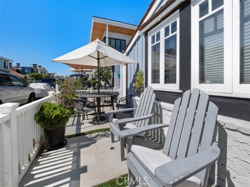 202 Onyx Avenue, Newport Beach, CA