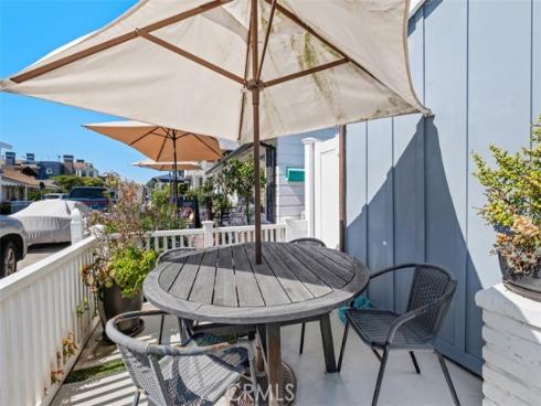 202 Onyx Avenue, Newport Beach, CA