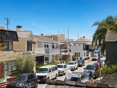 121 Onyx Avenue, Newport Beach, CA