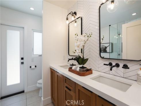 2315 Heather Lane , Newport Beach, CA