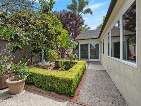 1112 Pembroke Lane, Newport Beach, CA