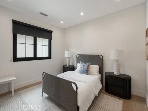 10  Seabluff  , Newport Beach, CA