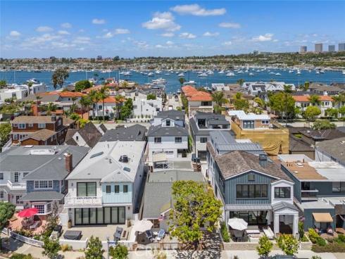 1710 Plaza Del Norte , Newport Beach, CA