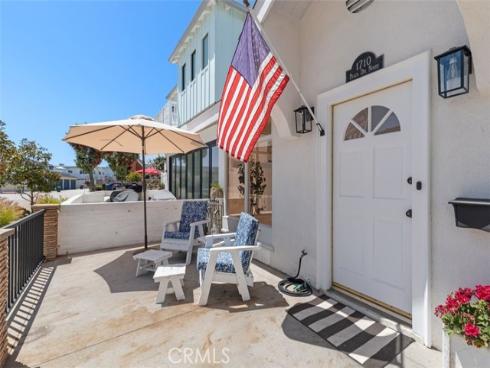 1710 Plaza Del Norte , Newport Beach, CA