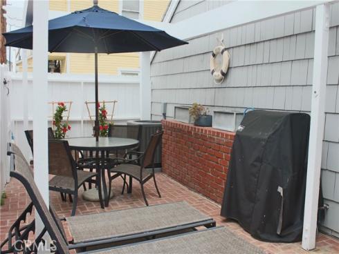 127 Coral Avenue , Newport Beach, CA