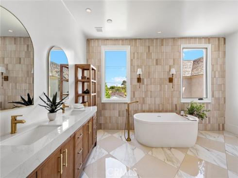 530 Kings Road, Newport Beach, CA