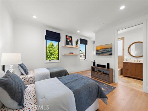 530 Kings Road, Newport Beach, CA